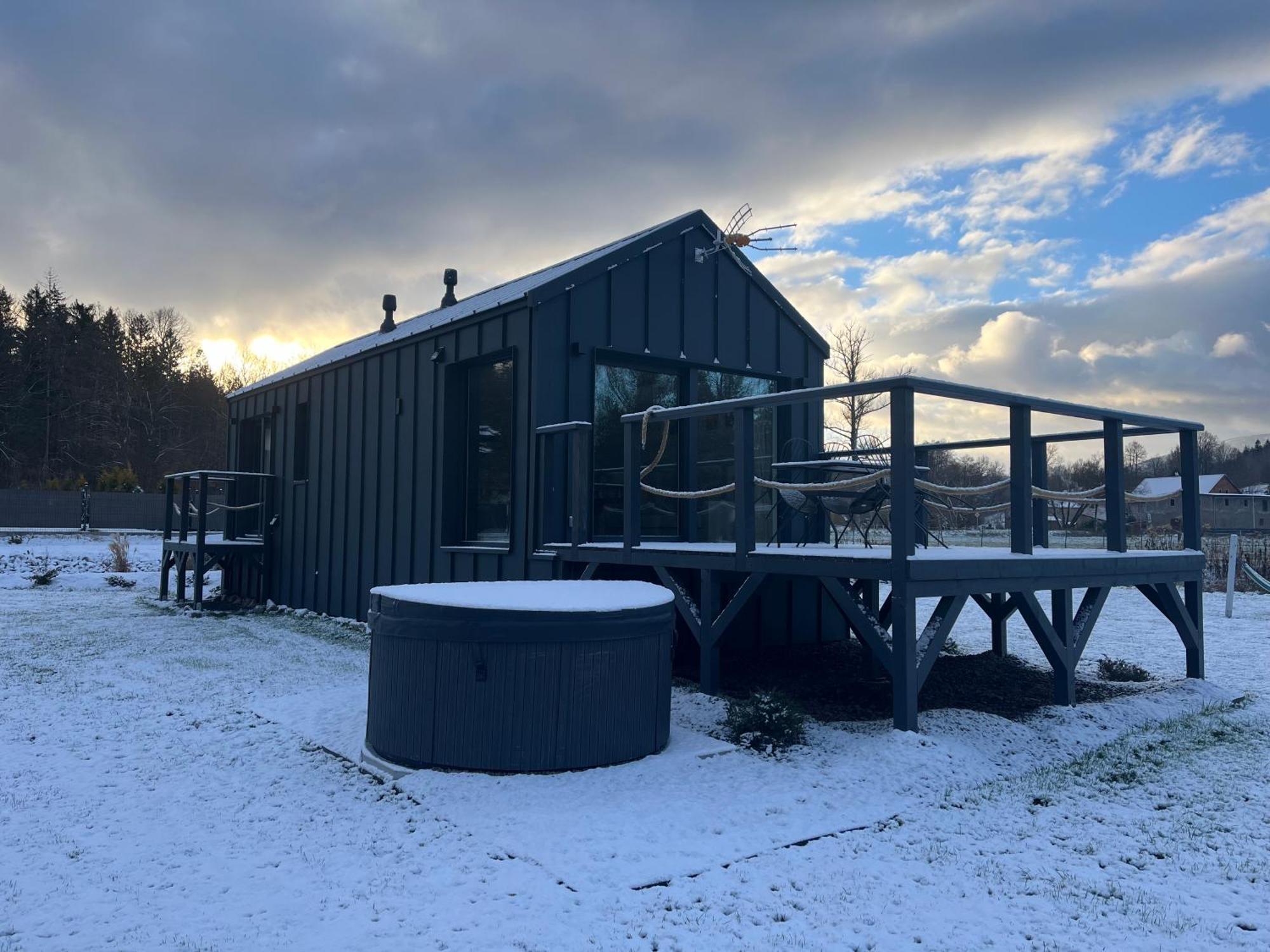 Holiday Hill Karpnki, Sauna, Domek Hygge-Balia, Domek Lagom-Jacuzzi Karpniki Exterior foto