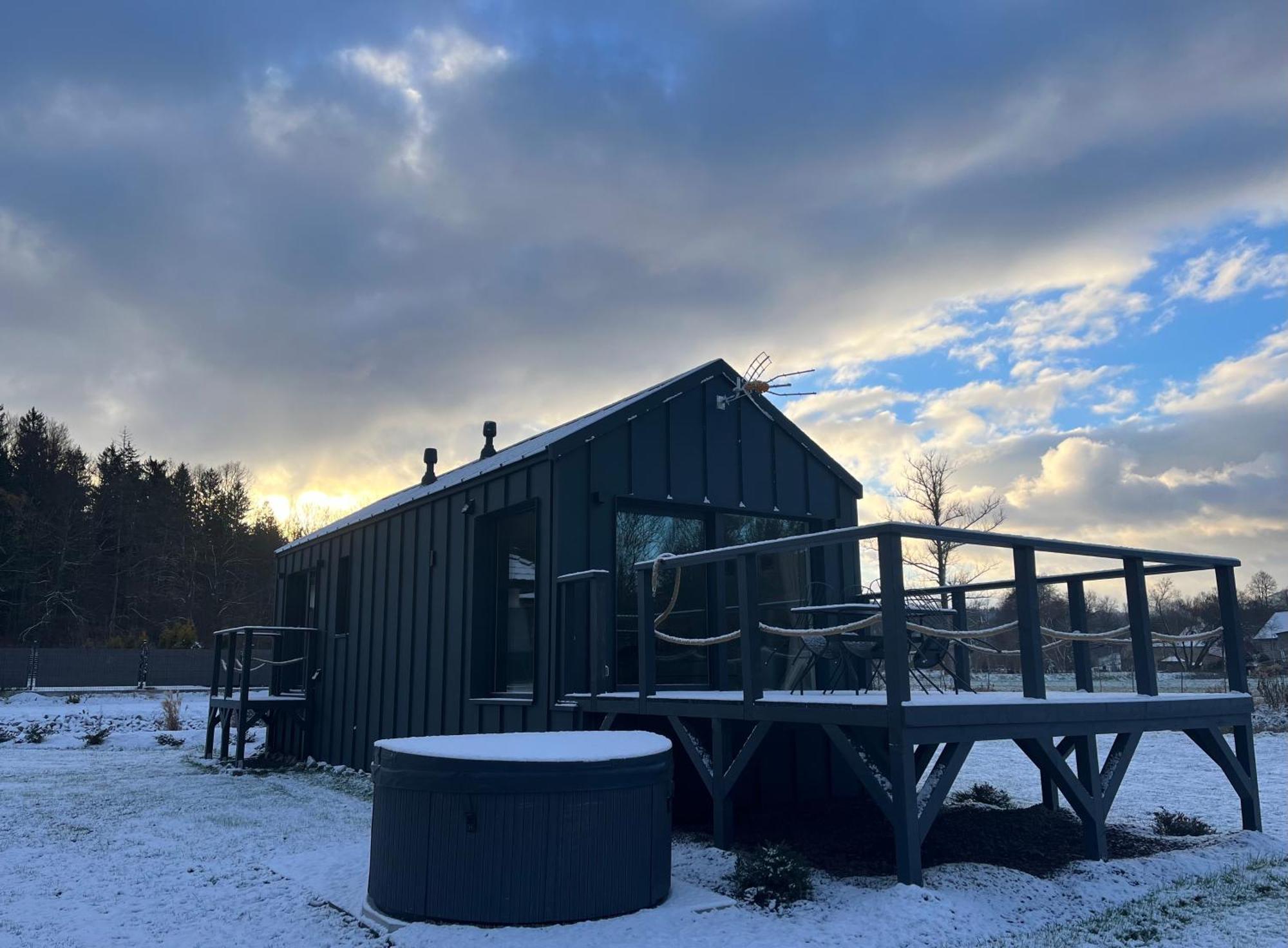 Holiday Hill Karpnki, Sauna, Domek Hygge-Balia, Domek Lagom-Jacuzzi Karpniki Exterior foto